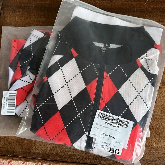 Stylish Red and Black Argyle Women's Golf Shirt - Picture 4 of 4